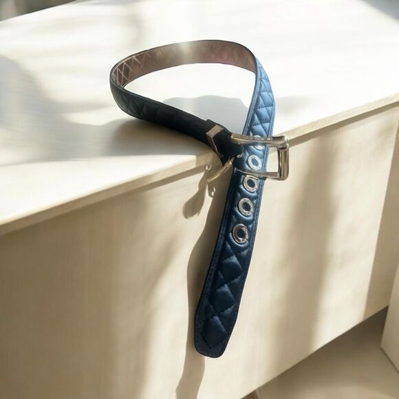 Michael kors synthetic leather size small with gold buckle whose belt - Picture 2 of 4